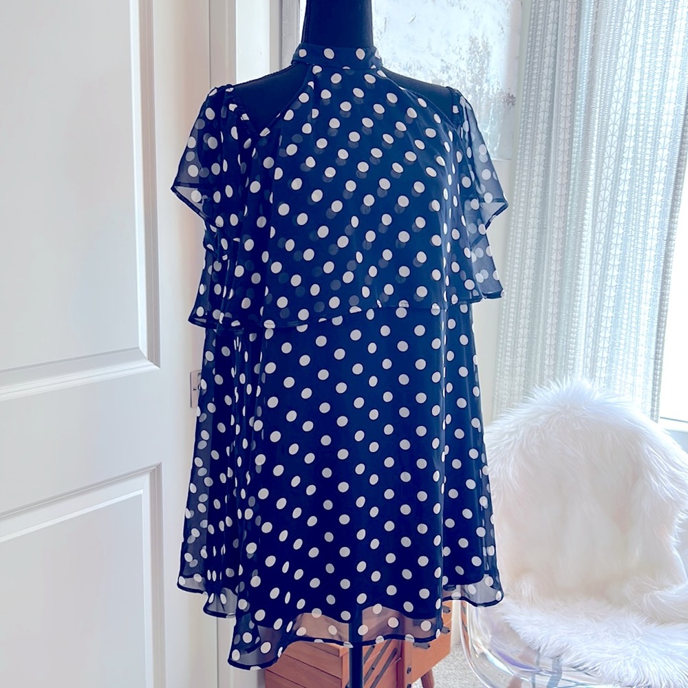 Show Me your MuMu off the shoulder dress. Size large